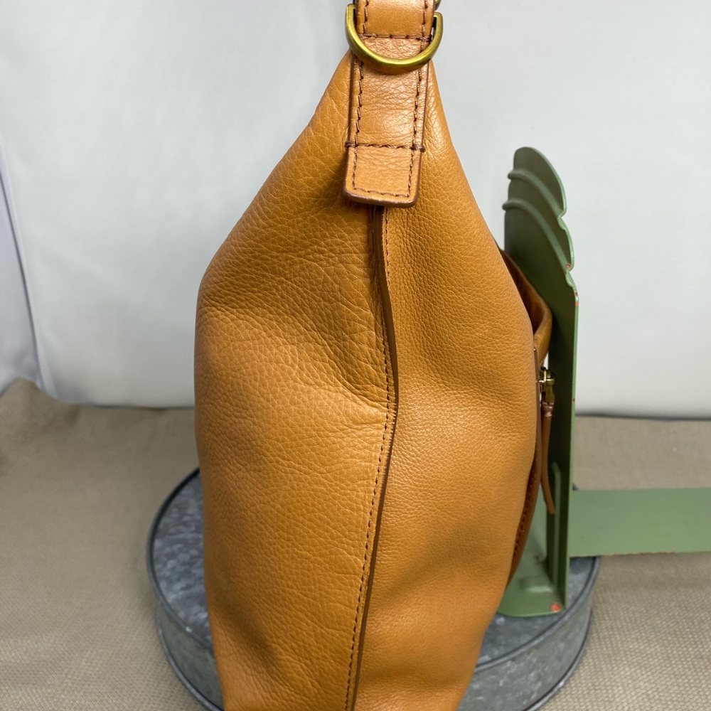 FOSSIL TAN PEBBLED LEATHER “HOBO-STYLE” SATCHEL - Picture 4 of 9